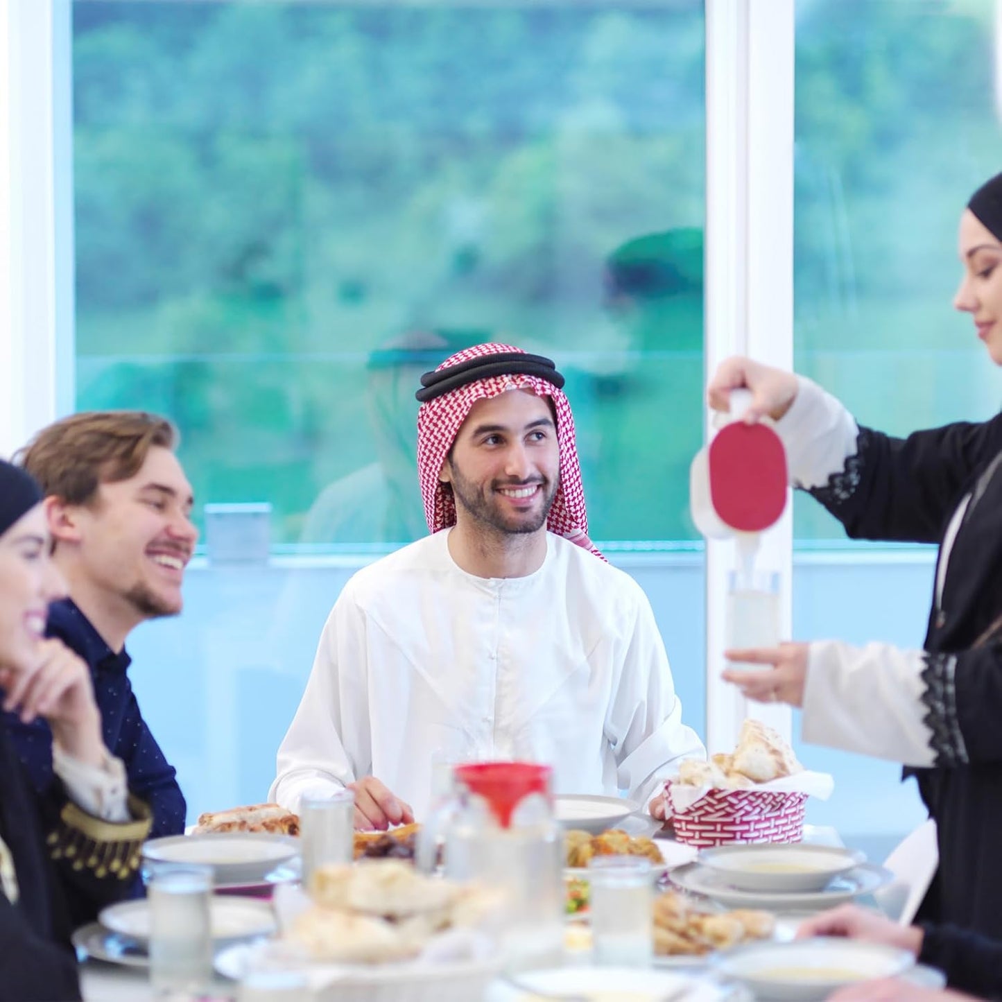 2 Stück Herren Arabisch Shemagh Kopftuch mit Aqel Seil Muslimische Kufiya Keffiyeh Mittelöstliche Kopfbedeckung Mittlerer Osten Wüstenscheich-Tuch Arabisches Kostüm, 55 x 55 Zoll, 2 Muster