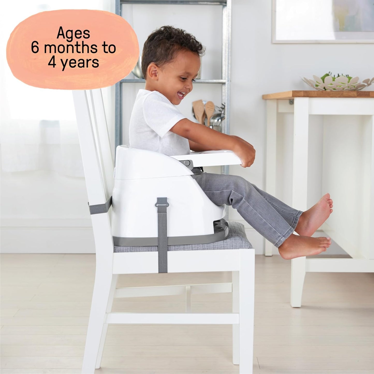 Ingenuity Baby Base 2-in-1 Sitzerhöhung mit Esstablett – Night Sky