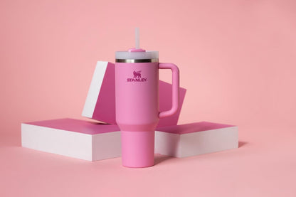 Vaso Stanley Quencher H2.0 con asa y pajita de 40 oz | Tapa Flowstate de 3 posiciones | Compatible con portavasos para viajes | Vaso térmico de acero inoxidable | Sin BPA | Arándano