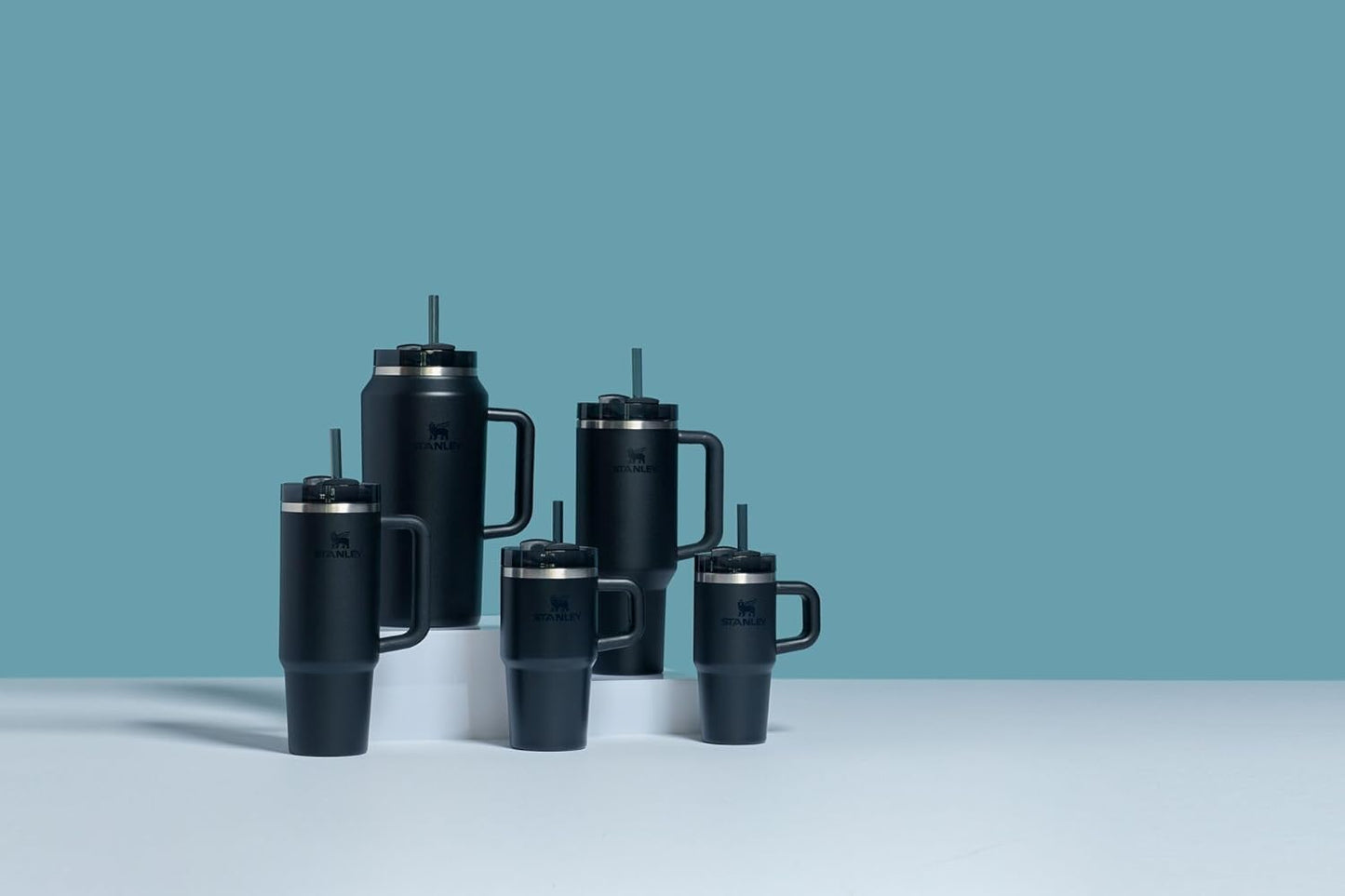 Vaso Stanley Quencher H2.0 con asa y pajita de 40 oz | Tapa Flowstate de 3 posiciones | Compatible con portavasos para viajes | Vaso térmico de acero inoxidable | Sin BPA | Arándano