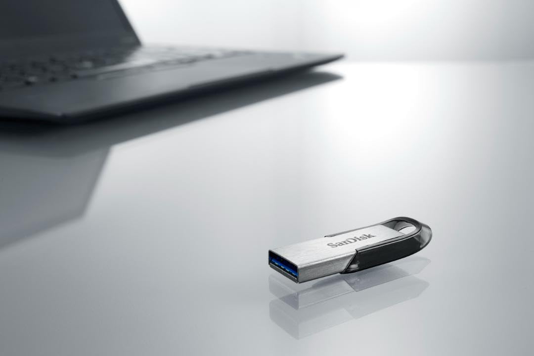 SanDisk 128GB Ultra Flair USB 3.0 Flash-Laufwerk - SDCZ73-128G-G46, schwarz