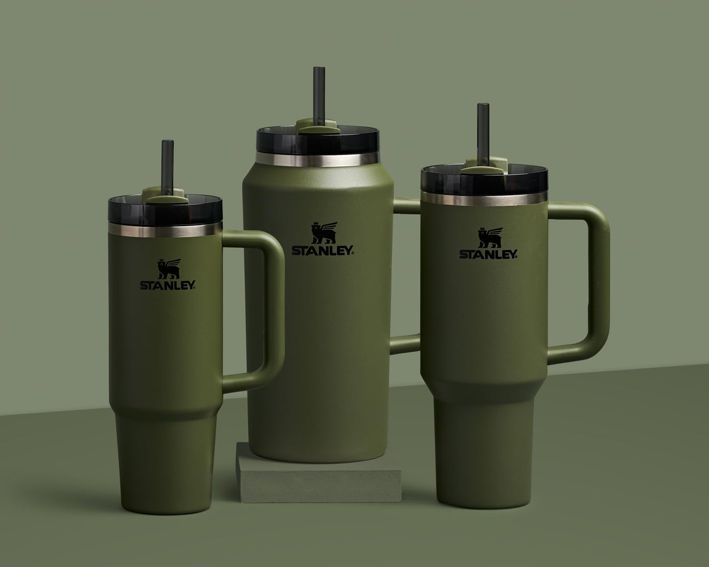 Vaso Stanley Quencher H2.0 con asa y pajita de 40 oz | Tapa Flowstate de 3 posiciones | Compatible con portavasos para viajes | Vaso térmico de acero inoxidable | Sin BPA | Arándano