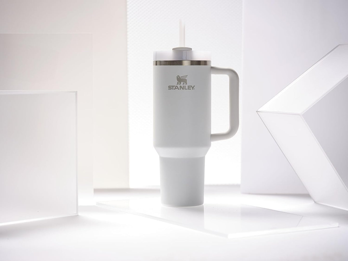 Vaso Stanley Quencher H2.0 con asa y pajita de 40 oz | Tapa Flowstate de 3 posiciones | Compatible con portavasos para viajes | Vaso térmico de acero inoxidable | Sin BPA | Arándano