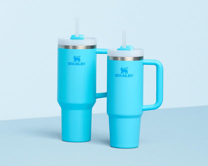 Vaso Stanley Quencher H2.0 con asa y pajita de 40 oz | Tapa Flowstate de 3 posiciones | Compatible con portavasos para viajes | Vaso térmico de acero inoxidable | Sin BPA | Arándano