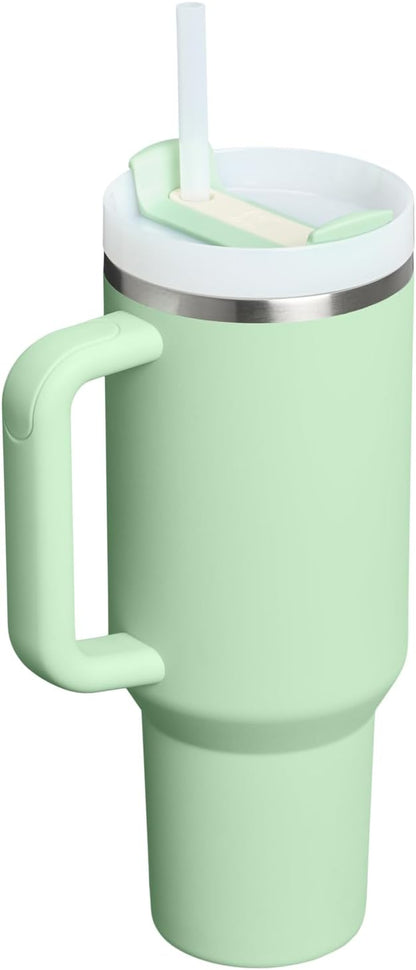Vaso Stanley Quencher H2.0 con asa y pajita de 40 oz | Tapa Flowstate de 3 posiciones | Compatible con portavasos para viajes | Vaso térmico de acero inoxidable | Sin BPA | Arándano