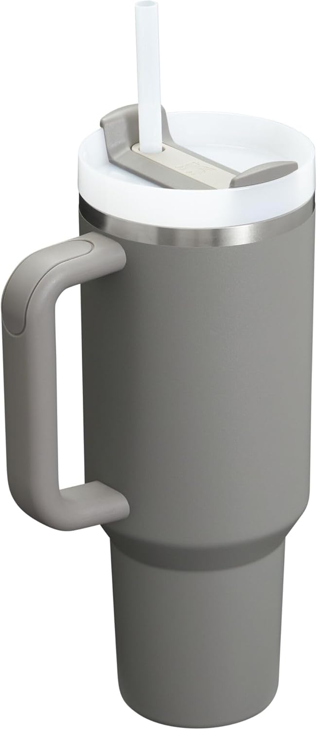 Vaso Stanley Quencher H2.0 con asa y pajita de 40 oz | Tapa Flowstate de 3 posiciones | Compatible con portavasos para viajes | Vaso térmico de acero inoxidable | Sin BPA | Arándano