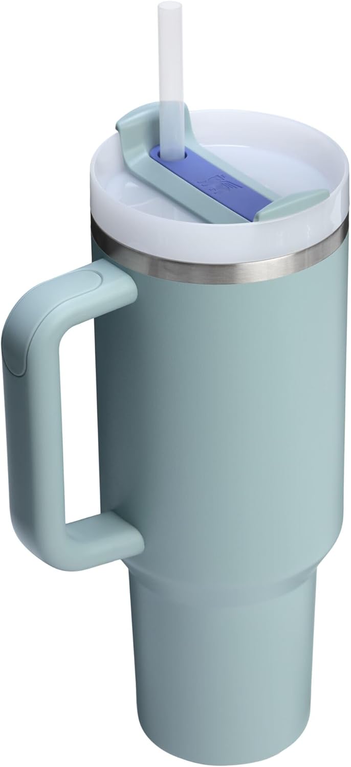 Vaso Stanley Quencher H2.0 con asa y pajita de 40 oz | Tapa Flowstate de 3 posiciones | Compatible con portavasos para viajes | Vaso térmico de acero inoxidable | Sin BPA | Arándano