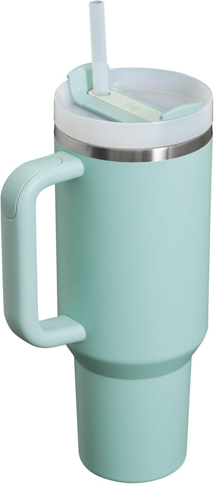 Vaso Stanley Quencher H2.0 con asa y pajita de 40 oz | Tapa Flowstate de 3 posiciones | Compatible con portavasos para viajes | Vaso térmico de acero inoxidable | Sin BPA | Arándano