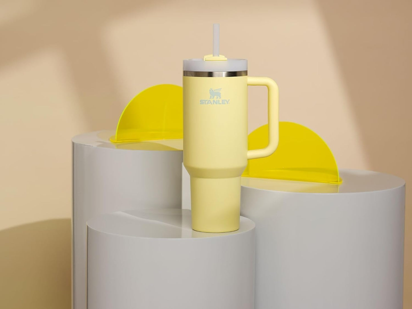 Vaso Stanley Quencher H2.0 con asa y pajita de 40 oz | Tapa Flowstate de 3 posiciones | Compatible con portavasos para viajes | Vaso térmico de acero inoxidable | Sin BPA | Arándano