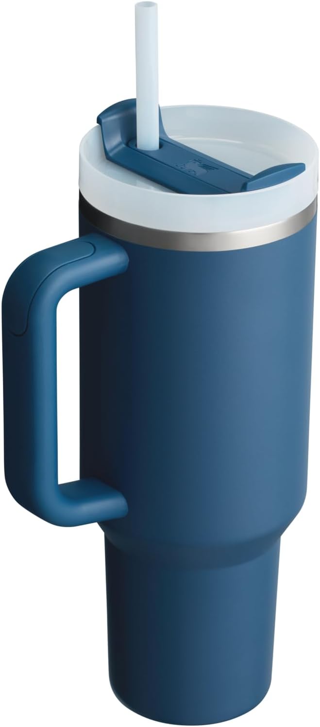 Vaso Stanley Quencher H2.0 con asa y pajita de 40 oz | Tapa Flowstate de 3 posiciones | Compatible con portavasos para viajes | Vaso térmico de acero inoxidable | Sin BPA | Arándano