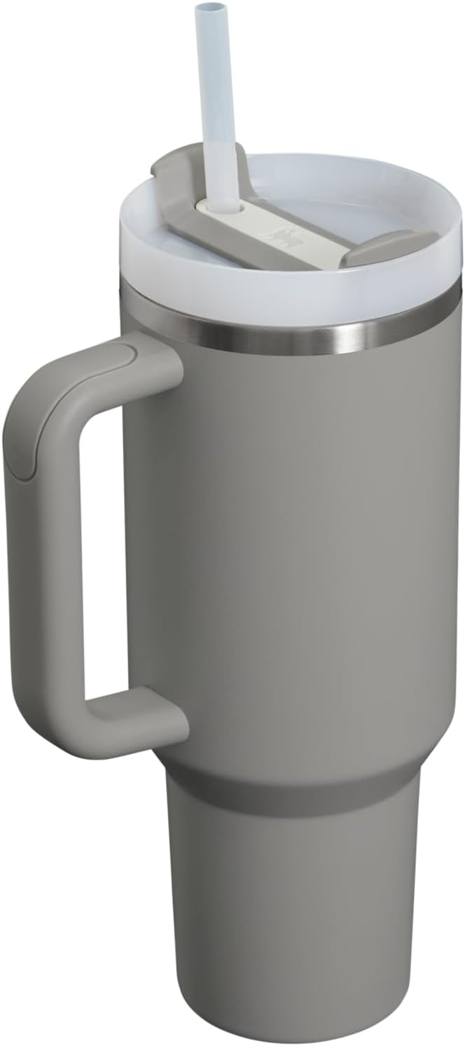 Vaso Stanley Quencher H2.0 con asa y pajita de 40 oz | Tapa Flowstate de 3 posiciones | Compatible con portavasos para viajes | Vaso térmico de acero inoxidable | Sin BPA | Arándano