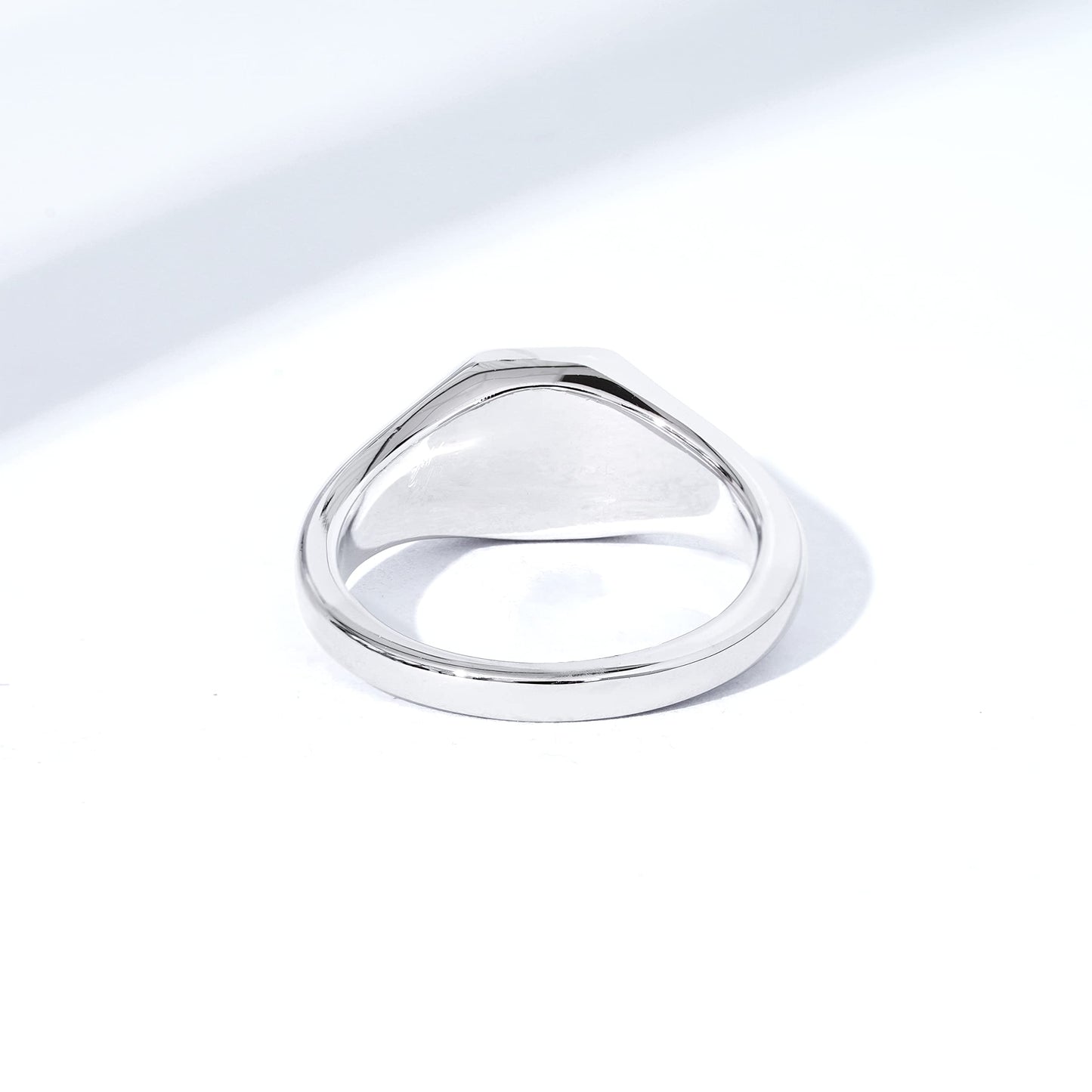Amazon Essentials 14K Plated Sterling Silver Round Signet Ring
