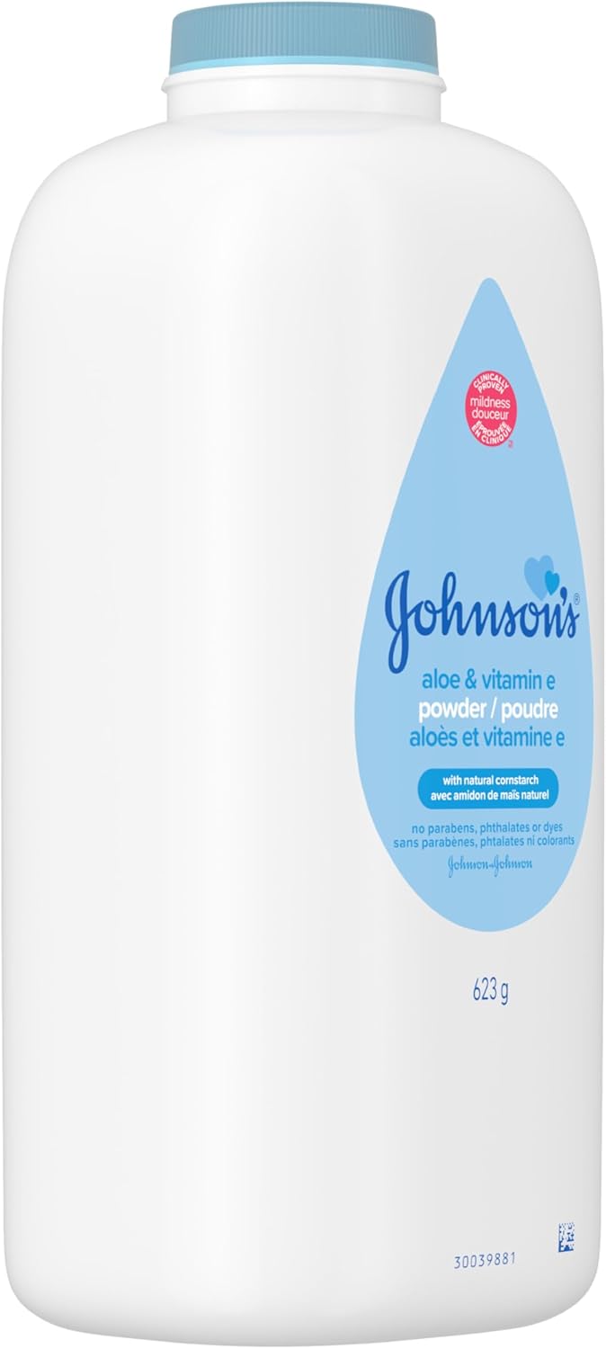 Johnson's Baby Powder, Naturally Derived Cornstarch with Aloe & Vitamin E for Delicate Skin, Hypoallergenic and Free of Parabens, Phthalates, and Dyes for Gentle Baby Skin Care 623g