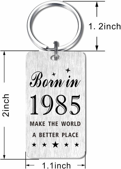 Gezxin Happy Birthday Schlüsselanhänger Geschenke für Frauen Männer - Personalisierter Edelstahl Geburtstagsschlüsselanhänger - Mach die Welt zu einem besseren Ort