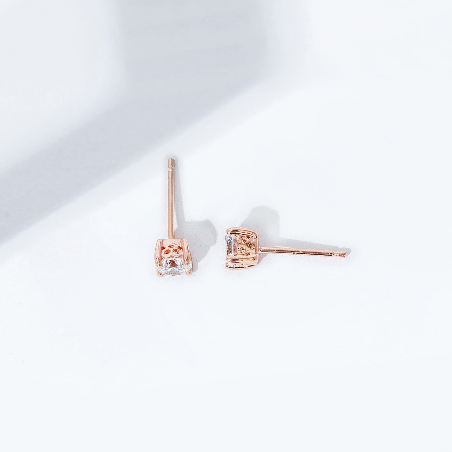 Amazon Essentials Yellow Gold Plated, Platinum or Rose Gold Plated Sterling Silver Infinite Elements Cubic Zirconia Stud Earrings | White, Blue, Green, or Pink Cubic Zirconia