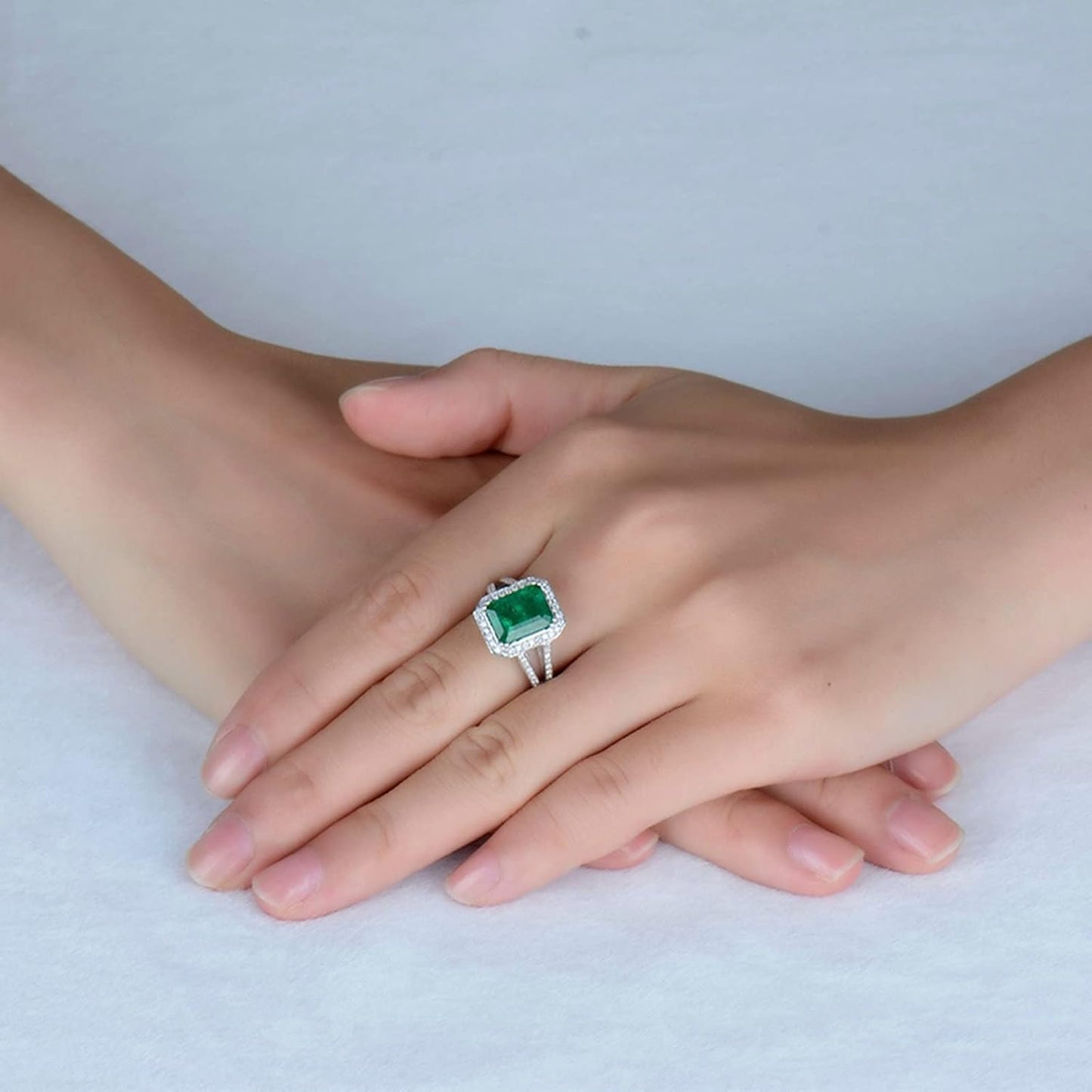 18K White Gold Ring Unisex 2.5ct Emerald Shape Emerald with 0.94ct Diamond Anniversary Ring for Girls
