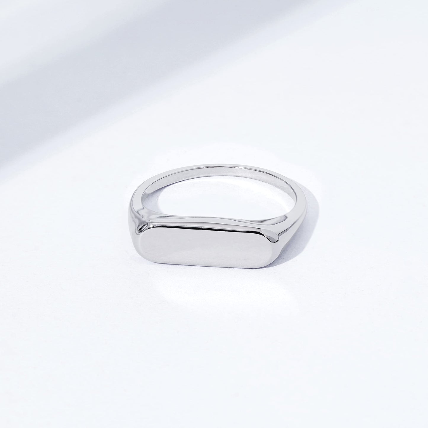 Amazon Essentials 14K Plated Sterling Silver Round Signet Ring