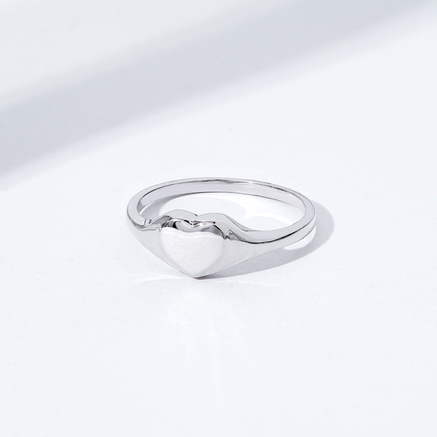 Amazon Essentials 14K Plated Sterling Silver Round Signet Ring
