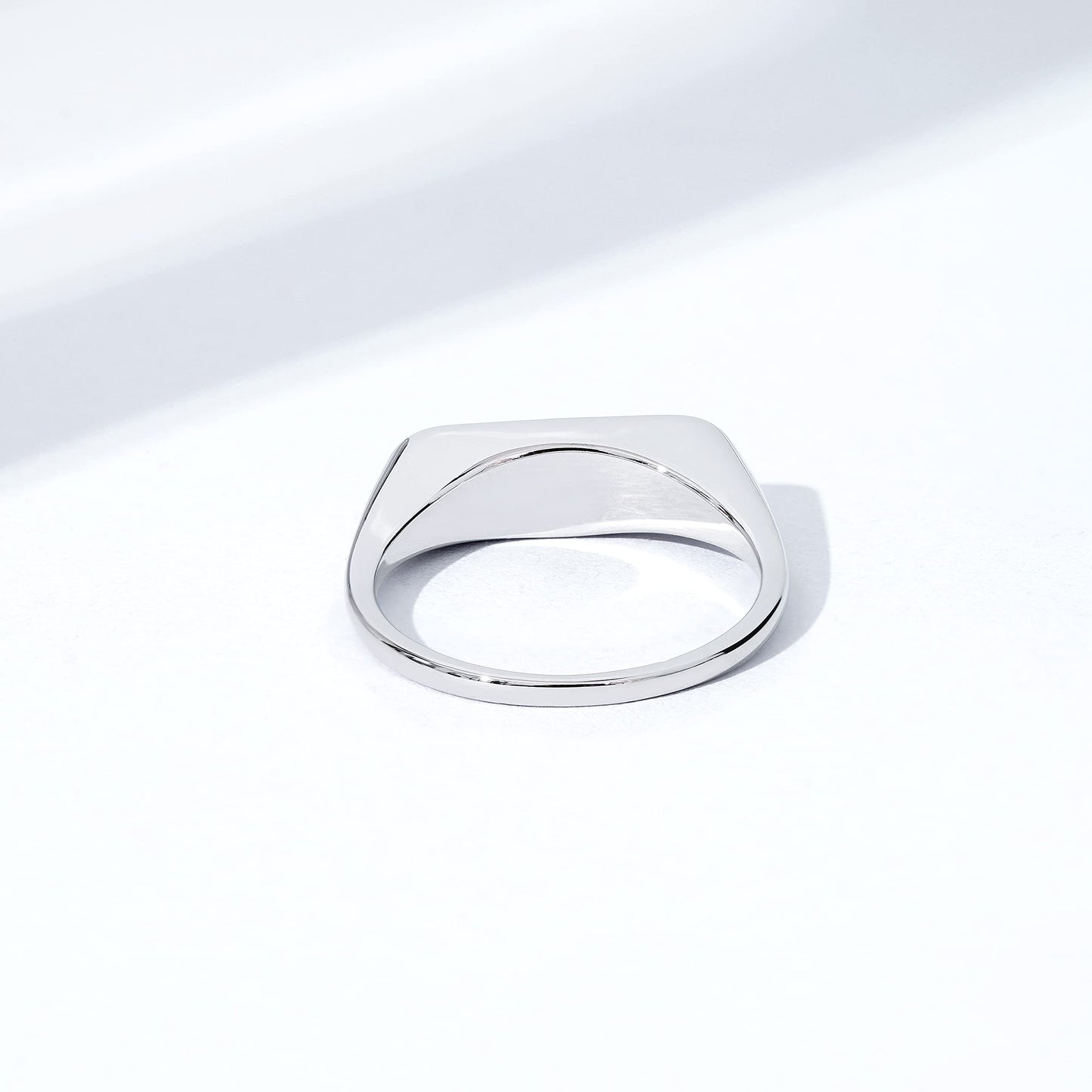 Amazon Essentials 14K Plated Sterling Silver Round Signet Ring