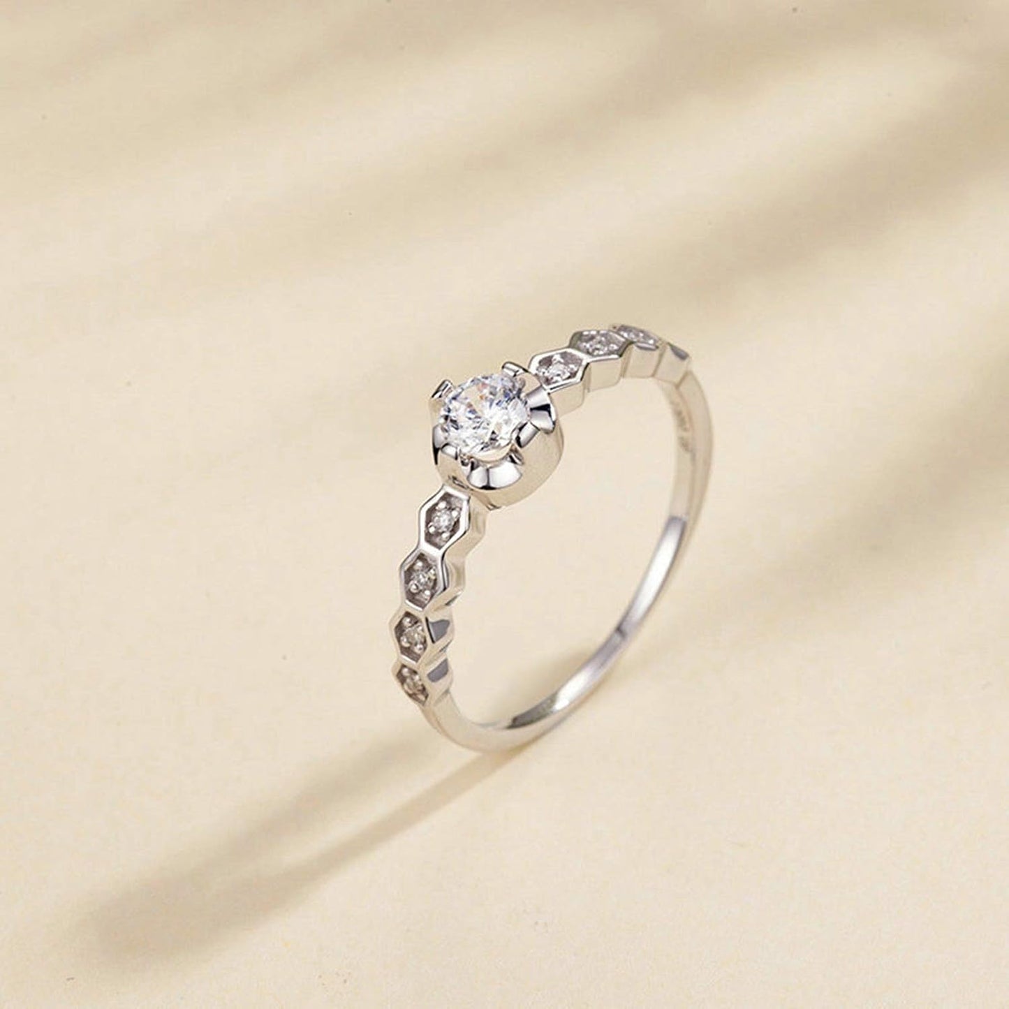 Aienid 18Ct White Gold Engagement Rings for Women 0.2Ct White Diamond Hexagon Wedding Rings for Women