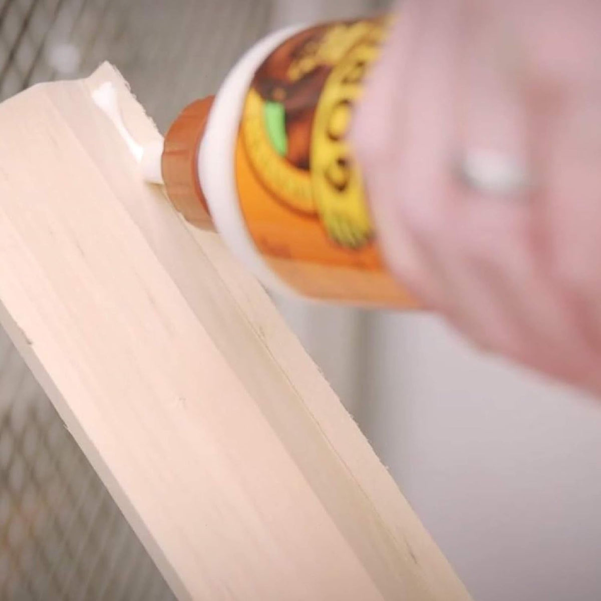 Gorilla Glue Wood Glue, Indoor & Outdoor Carpentry Projects, Paintable, Sandable, Moisture Resistant, Clamping, Natural Color, 4oz/118mL (Pack of 1), 6212001