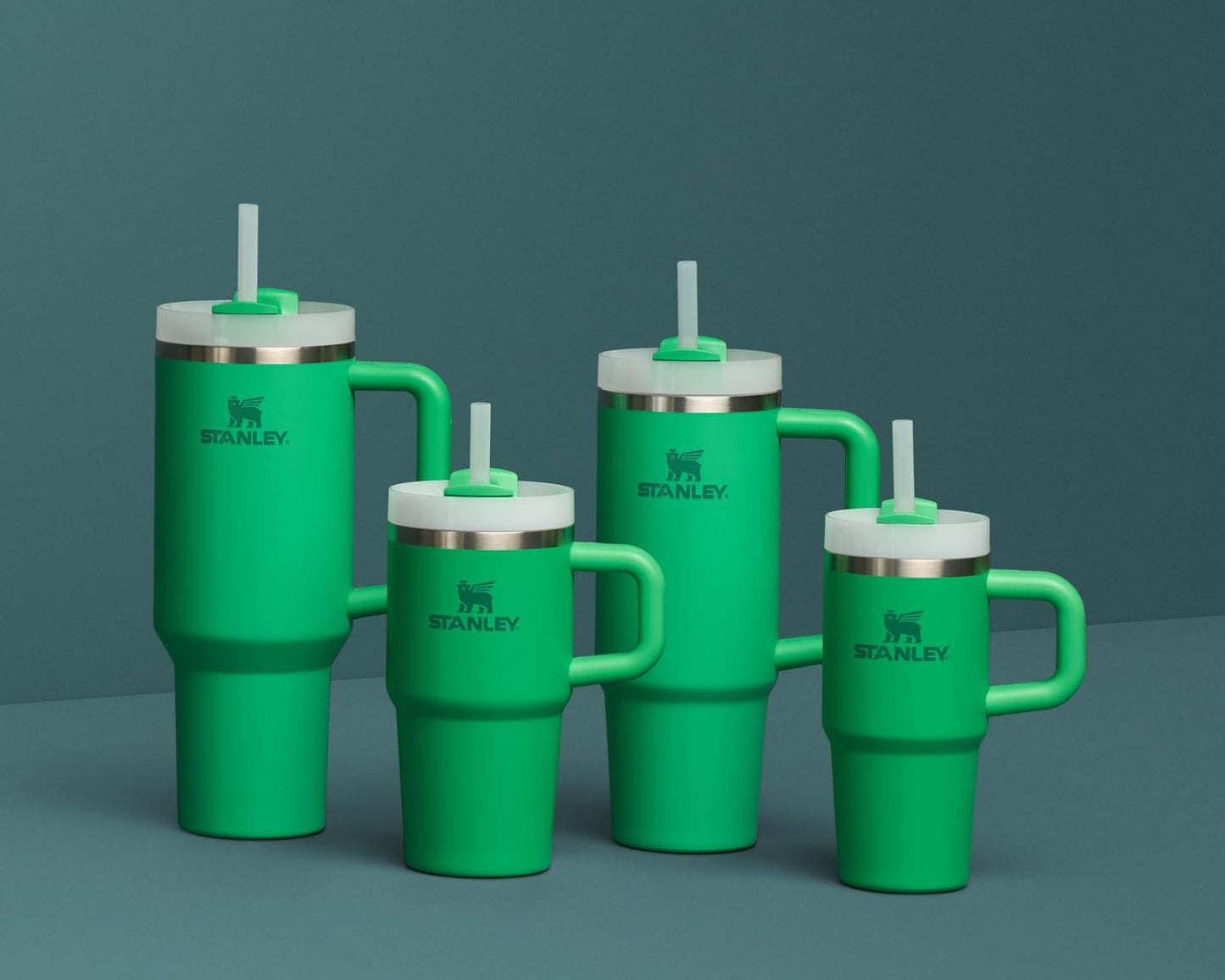 Vaso Stanley Quencher H2.0 con asa y pajita de 40 oz | Tapa Flowstate de 3 posiciones | Compatible con portavasos para viajes | Vaso térmico de acero inoxidable | Sin BPA | Arándano