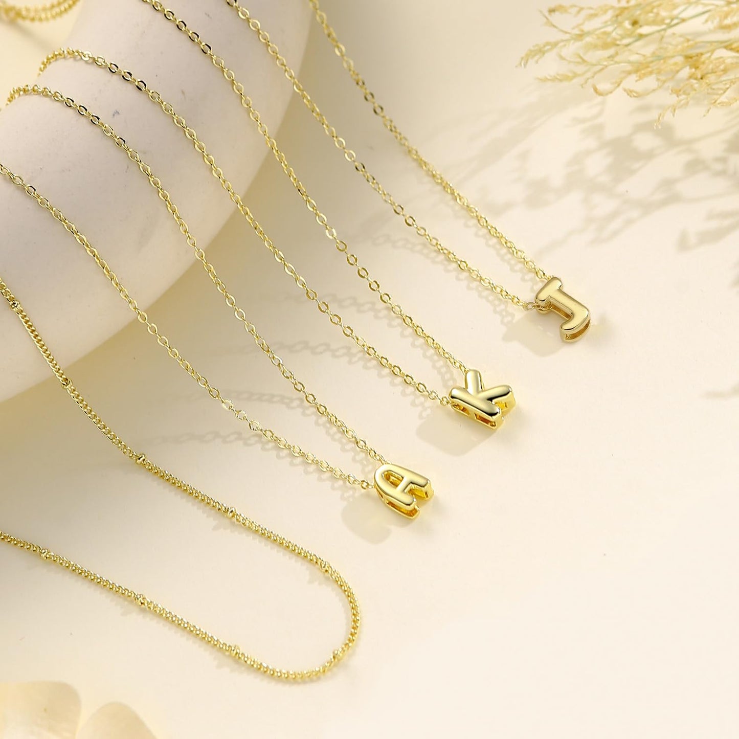 Thaivor Osterkorb-Füller – Initialen-Halsketten für Frauen, 14K vergoldete Bubble Letter Halskette, geschichtete zierliche süße Choker-Anhänger, Stapel-Schmuck, Mode-Accessoires, Teenager-Trendgeschenk