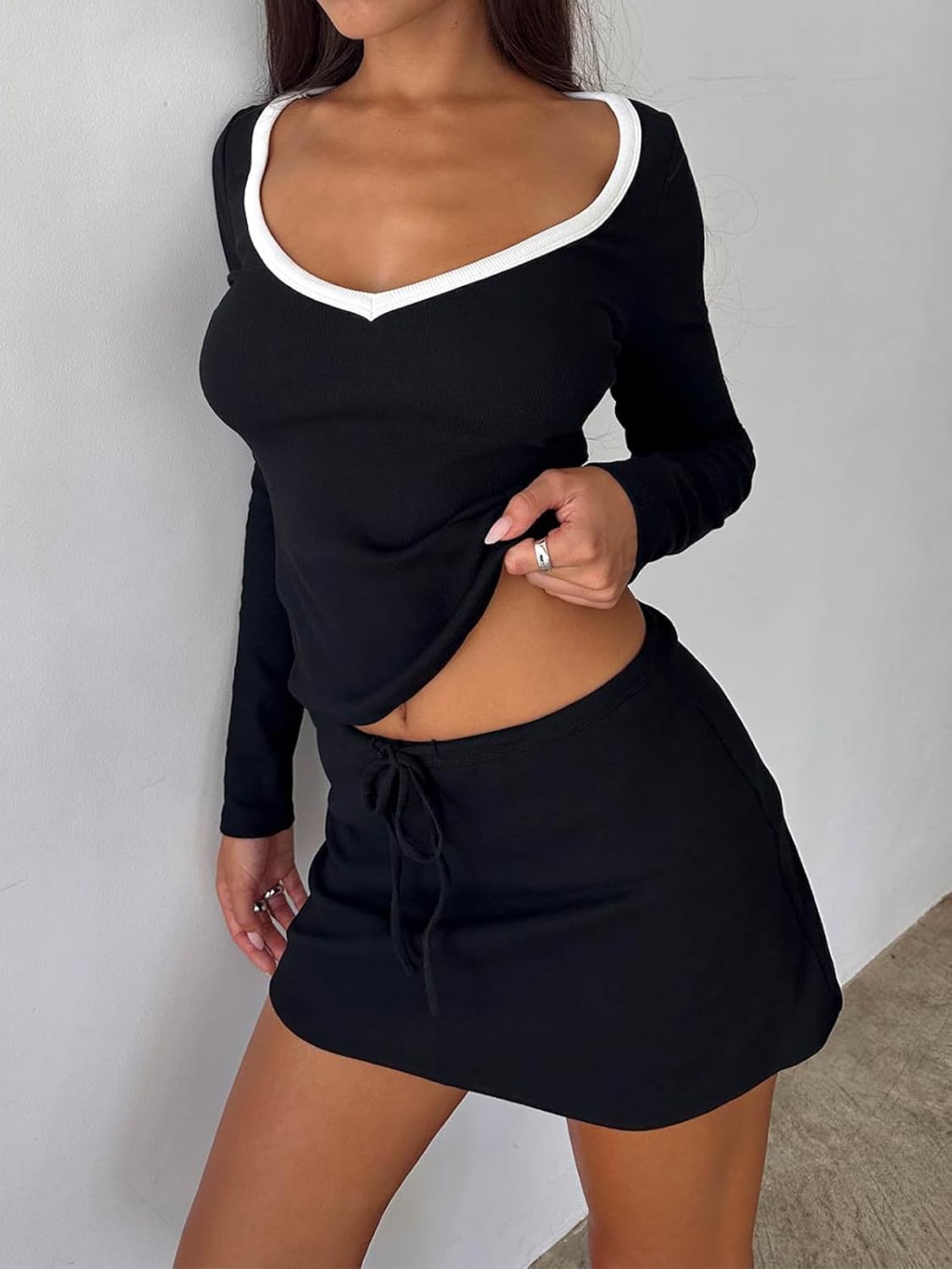 Danysu Dehnbare Mini Skorts Mid Waist Rock mit Shorts Seitenschlitz 2025 Sport Alltag Ausgeh-Outfits