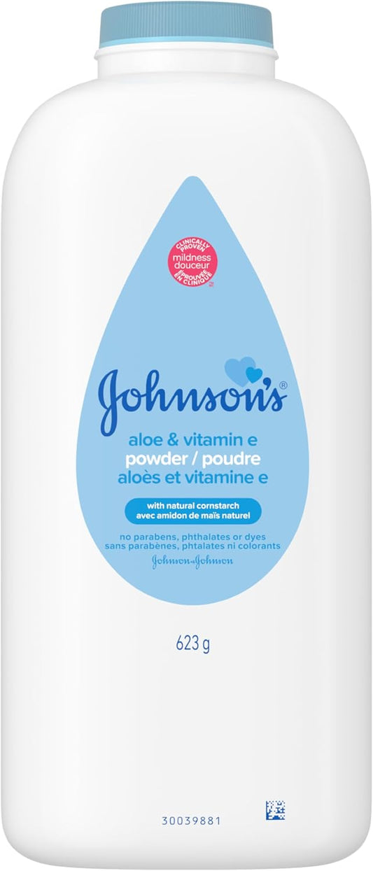 Johnson's Baby Powder, Naturally Derived Cornstarch with Aloe & Vitamin E for Delicate Skin, Hypoallergenic and Free of Parabens, Phthalates, and Dyes for Gentle Baby Skin Care 623g