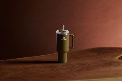 Vaso Stanley Quencher H2.0 con asa y pajita de 40 oz | Tapa Flowstate de 3 posiciones | Compatible con portavasos para viajes | Vaso térmico de acero inoxidable | Sin BPA | Arándano
