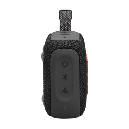 JBL Go 4 – Ultraportabler, wasserdichter und staubdichter Bluetooth-Lautsprecher, großer JBL Pro Sound mit kräftigem Bass, integrierter Akku für 7 Stunden Wiedergabe, teilweise aus recycelten Materialien hergestellt (Schwarz)