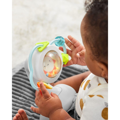 Skip Hop Baby Ergonomischer Aktivitäts-Bodenstuhl für aufrechtes Sitzen, leicht und reisefreundlich, Silver Lining Cloud Grey, Alter 0+