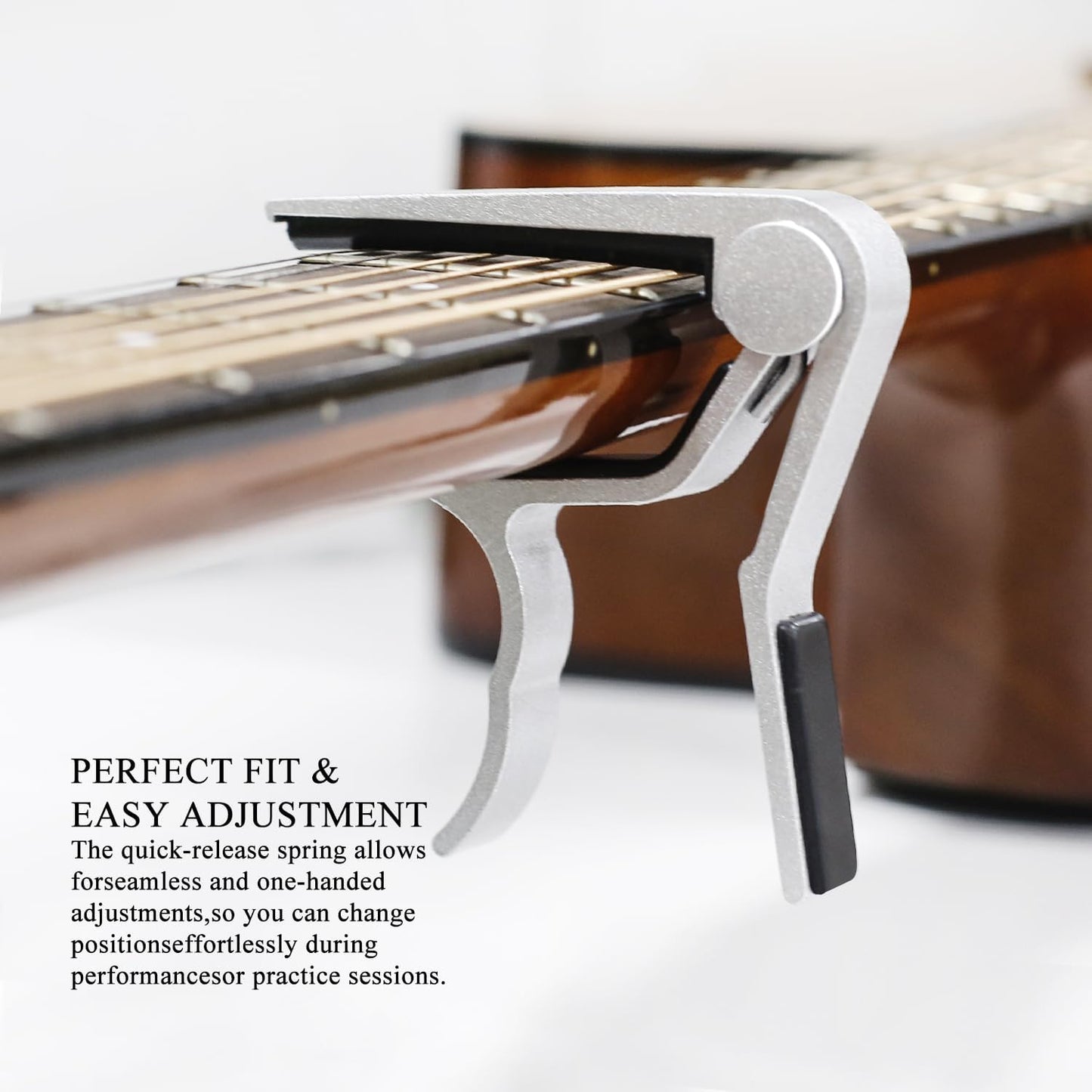 Capo Gitarren-Kapodaster für Akustik- und E-Gitarren, Akustikgitarren-Kapodaster, Kapodaster für Akustikgitarre 6-Saiter – 2 Stück mit 5 Plektren (Holz+Schwarz)