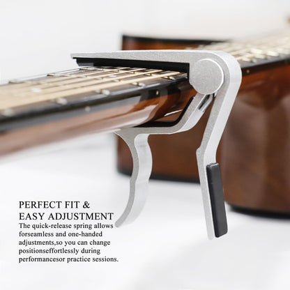 Capo Gitarren-Kapodaster für Akustik- und E-Gitarren, Akustikgitarren-Kapodaster, Kapodaster für Akustikgitarre 6-Saiter – 2 Stück mit 5 Plektren (Holz+Schwarz)