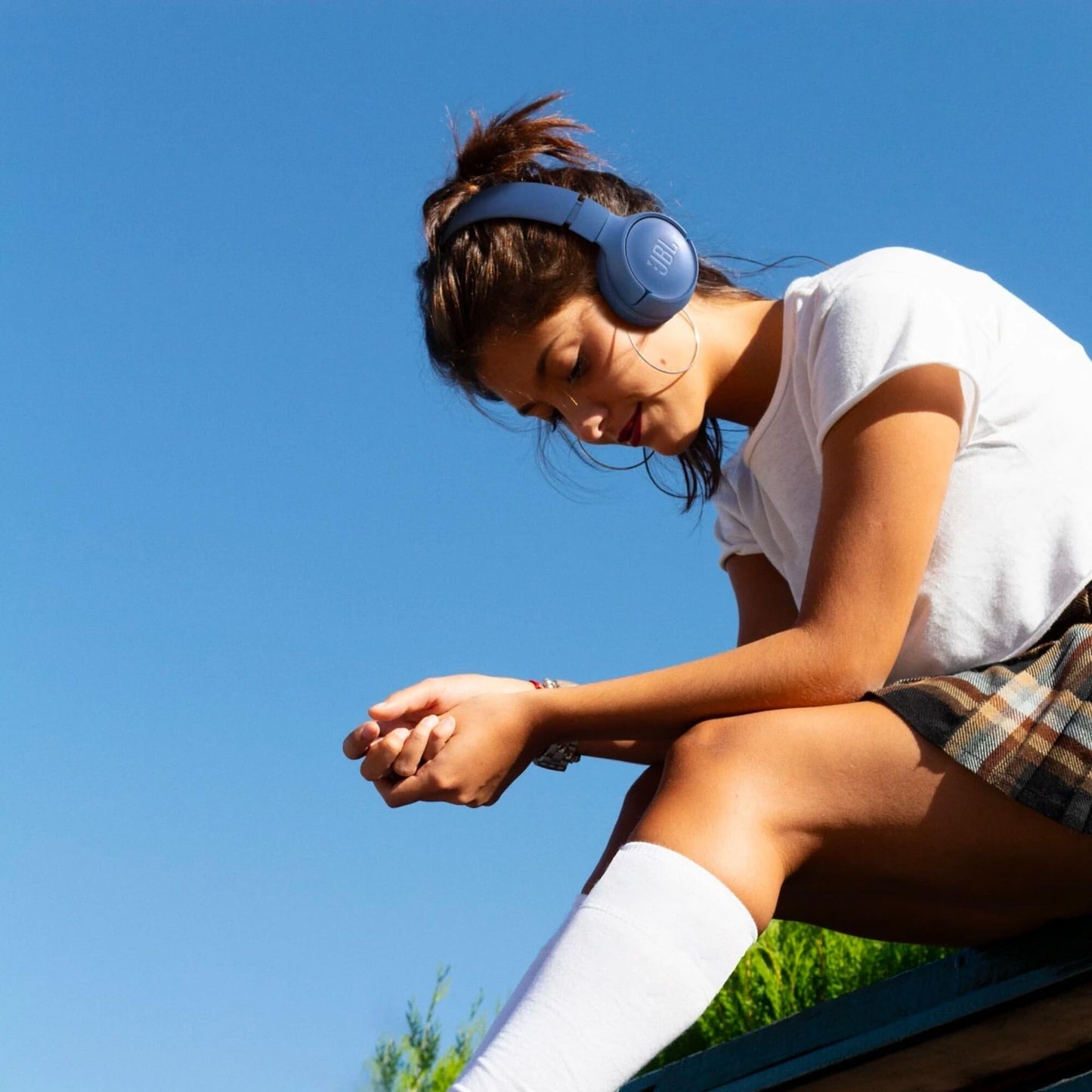 JBL Tune 520BT - Kabellose On-Ear Kopfhörer, bis zu 57 Stunden Akkulaufzeit und Speed Charge, leichtes, bequemes und faltbares Design, Freisprechanrufe mit Voice Aware (Schwarz)