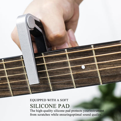 Capo Gitarren-Kapodaster für Akustik- und E-Gitarren, Akustikgitarren-Kapodaster, Kapodaster für Akustikgitarre 6-Saiter – 2 Stück mit 5 Plektren (Holz+Schwarz)