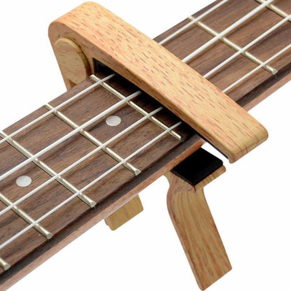 WINGO Kapodaster aus Holz für 6-saitige Akustik-E-Gitarren, Bässe, Ukulelen – Palisander, inkl. 5 Plektren