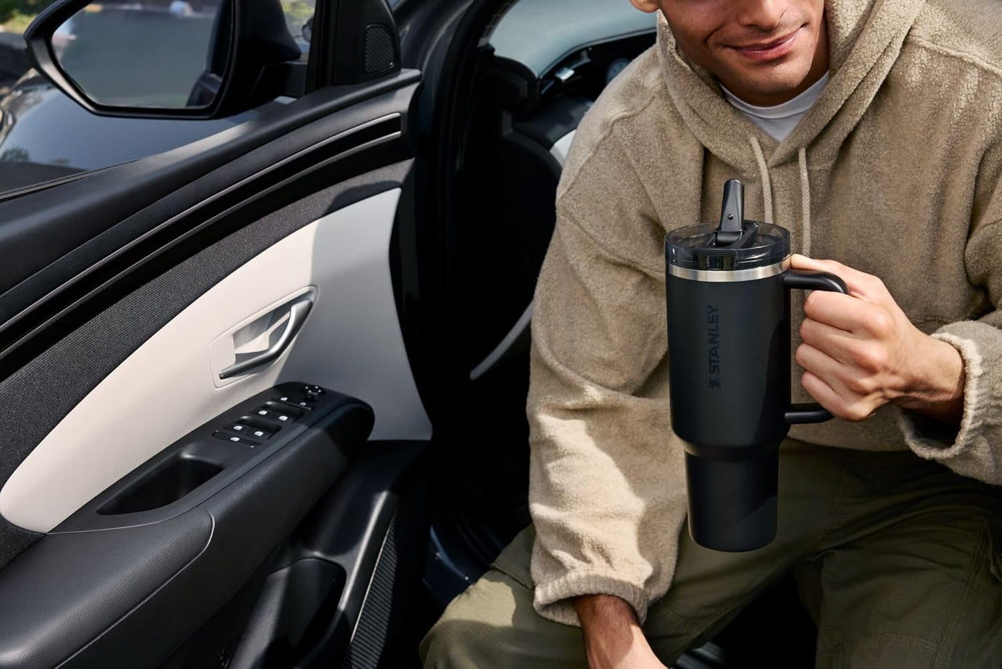 Vaso Stanley Quencher H2.0 con asa y pajita de 40 oz | Tapa Flowstate de 3 posiciones | Compatible con portavasos para viajes | Vaso térmico de acero inoxidable | Sin BPA | Arándano