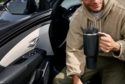 Vaso Stanley Quencher H2.0 con asa y pajita de 40 oz | Tapa Flowstate de 3 posiciones | Compatible con portavasos para viajes | Vaso térmico de acero inoxidable | Sin BPA | Arándano