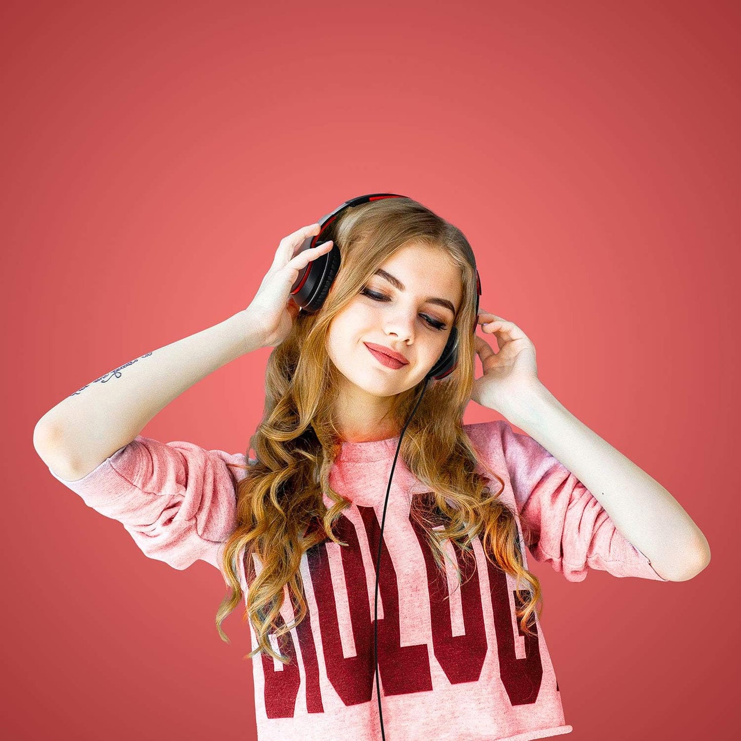 LORELEI X6 Over-Ear Kabelgebundene Stereo-Bass-Kopfhörer mit Mikrofon, Leicht, Faltbar & Portabel mit 1,45M Kabel ohne Verheddern für Smartphone, Tablet, MP3/4, Space Black