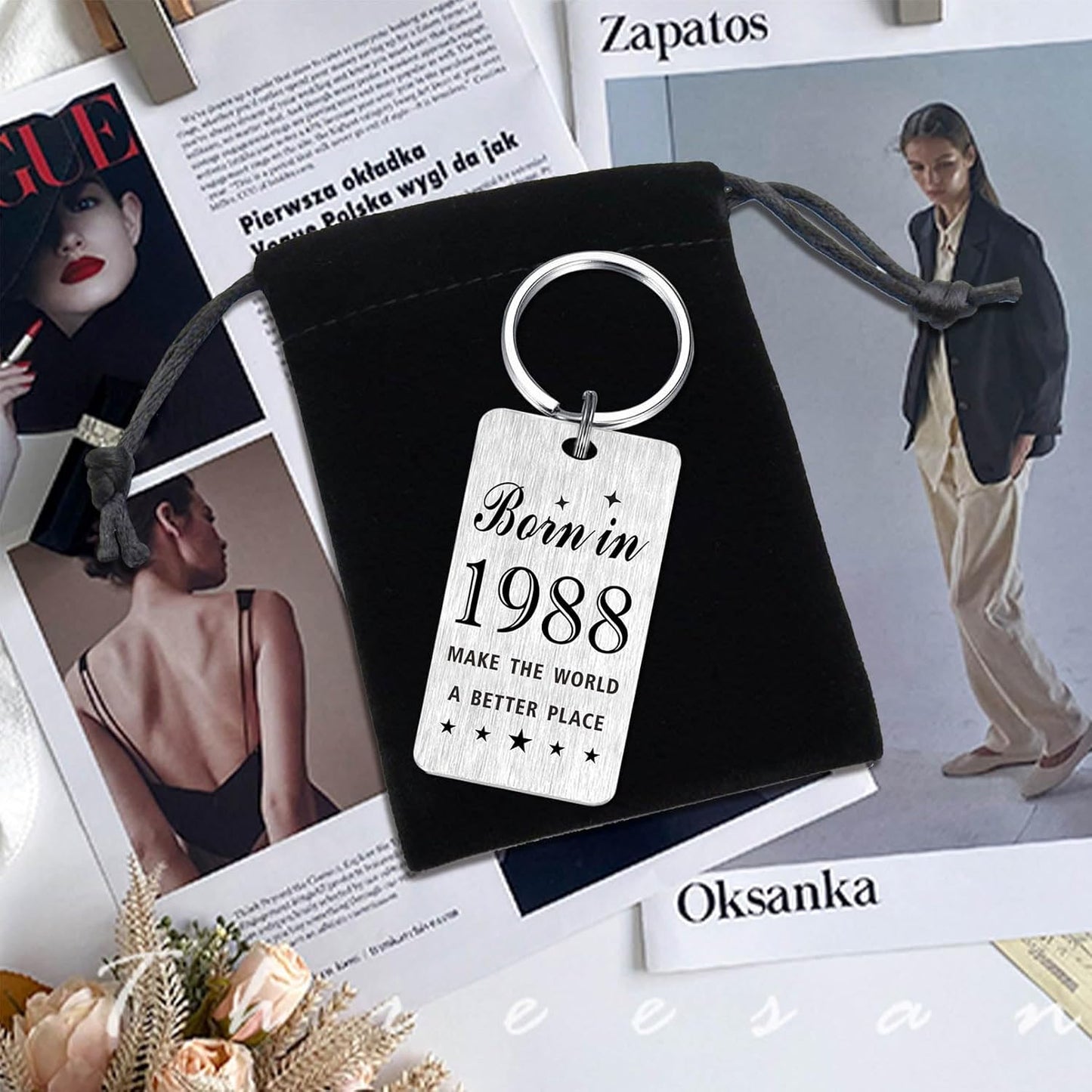 Gezxin Happy Birthday Schlüsselanhänger Geschenke für Frauen Männer - Personalisierter Edelstahl Geburtstagsschlüsselanhänger - Mach die Welt zu einem besseren Ort