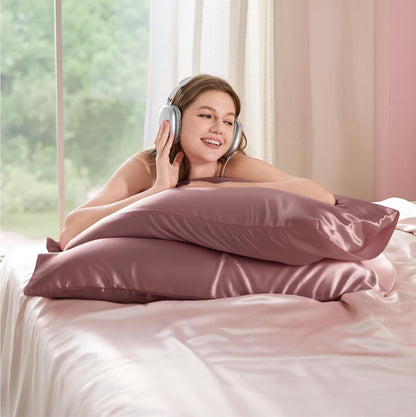 Bedsure Satin-Kissenbezug, Queen-Size, 2er-Pack, Seidenkissenbezügen ähnlich, seidige Kissenhüllen mit Hotelverschluss, Raumdeko, Valentinsgeschenke für Frauen und Männer, Grau, 50x75 cm