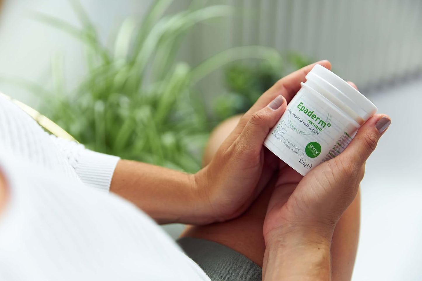 Epaderm Ointment for Eczema, Psoriasis and Dry Skin 1kg tub | 3-in-1 emollient formulated with clinically proven ingredients | Free from fragrance, colour, steroids, sodium lauryl sulphate (SLS) | Suitable for all ages, including babies