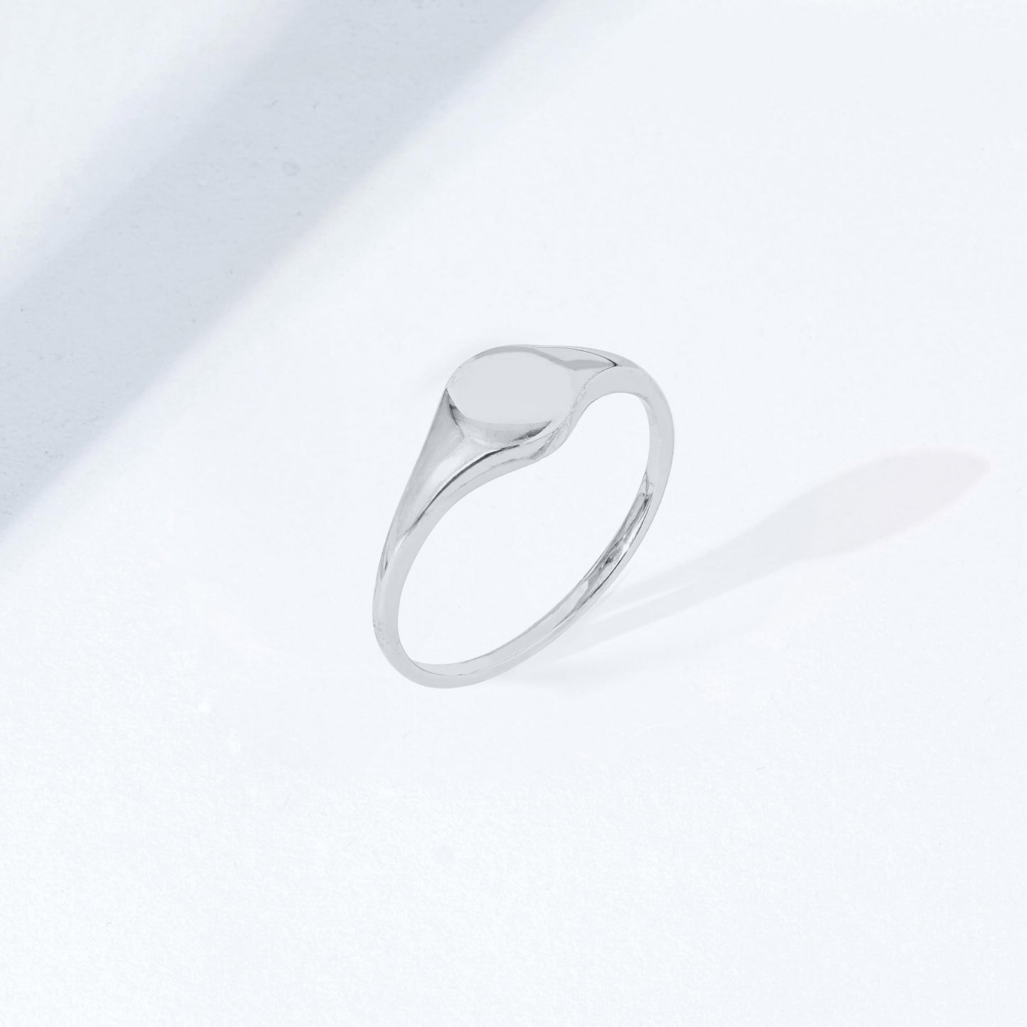 Amazon Essentials 14K Plated Sterling Silver Round Signet Ring