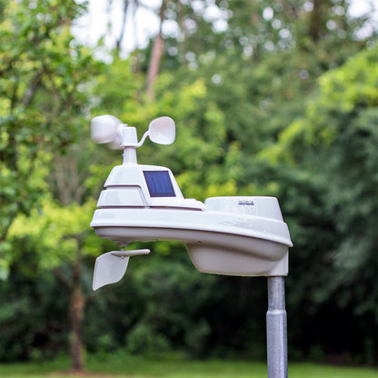 AcuRite Iris Weather Station with Rain Gauge and Wind Speed/Direction, Indoor Outdoor Thermometer Wireless Outdoor Sensor for Temperature and Humidity, and HD Display with Built-In Barometer (01535M)