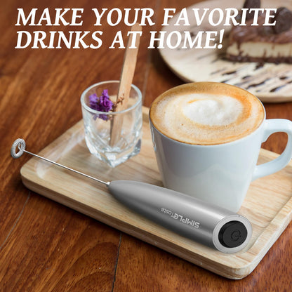 SIMPLETASTE Milchaufschäumer Handheld Elektrischer Quirl, Getränkemixer mit Edelstahl Schneebesen für Cappuccino, Bulletproof Coffee, Latte, mit Ständer, Schwarz, Batteriebetrieben