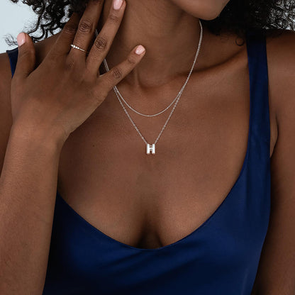 Thaivor Osterkorb-Füller – Initialen-Halsketten für Frauen, 14K vergoldete Bubble Letter Halskette, geschichtete zierliche süße Choker-Anhänger, Stapel-Schmuck, Mode-Accessoires, Teenager-Trendgeschenk