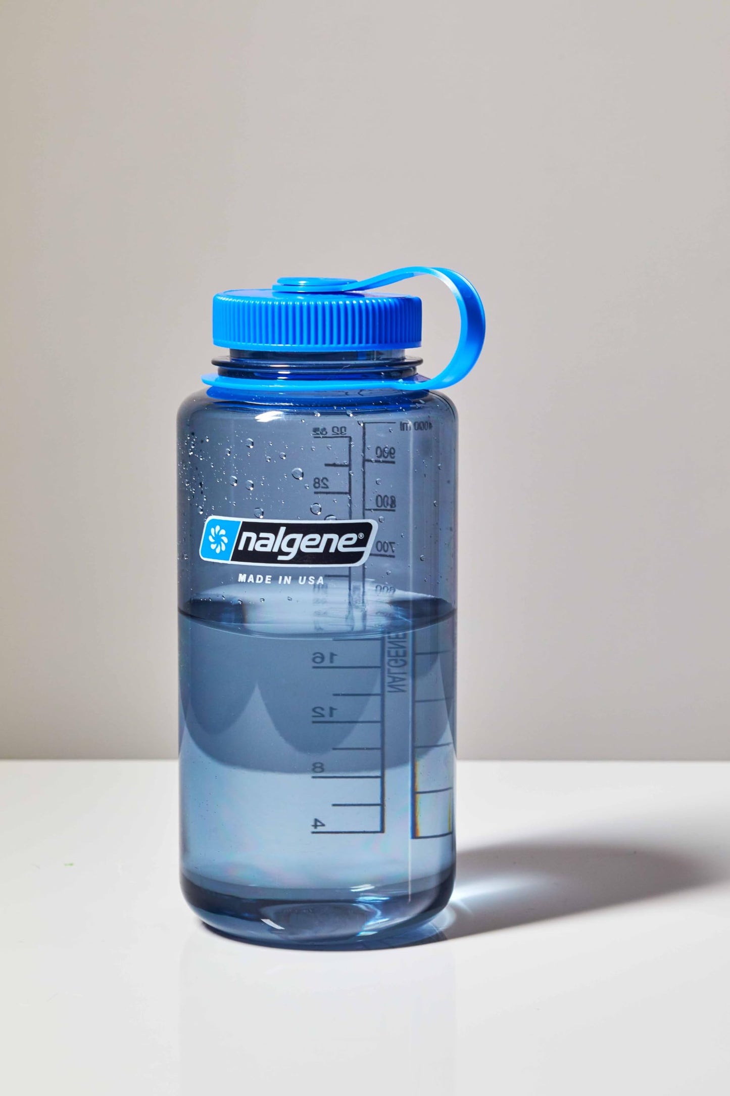 Nalgene 32 oz Wide Mouth Water Bottle | BPA-Free, Durable & Leak Proof, Lightweight Bottle for Hiking & Gym, Work & Travel
