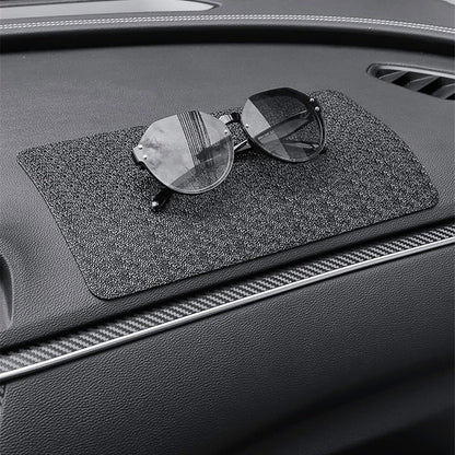 Auto-Armaturenbrett-Anti-Rutsch-Gummipad, 27 x 15 cm Universal rutschfeste Auto-Magic-Armaturenbrett-Haftmatte für Handys, Sonnenbrillen, Schlüssel, elektronische Geräte und mehr (Schwarz/Gitter)