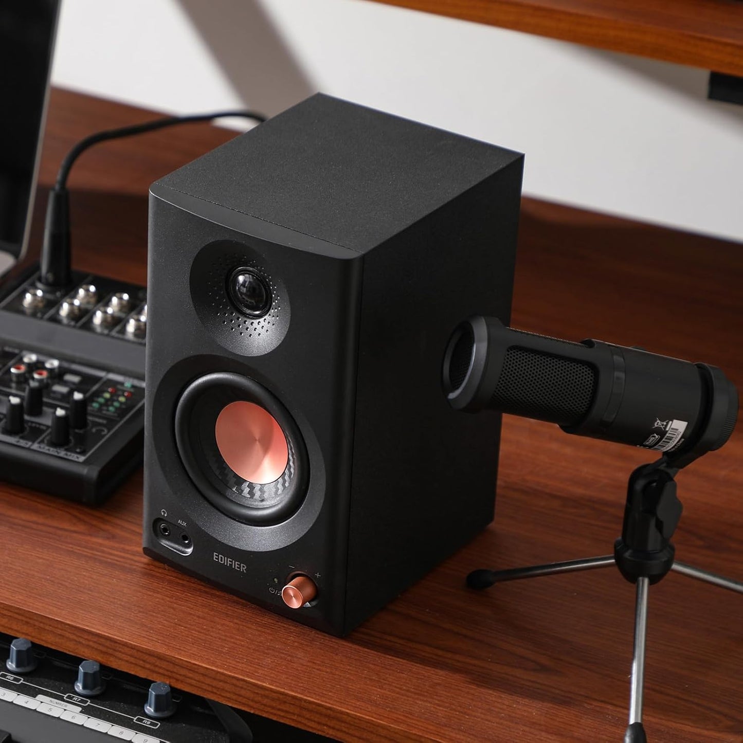 Edifier MR3 Powered Studio Monitor Lautsprecher, Hi-Res Audio Zertifiziert Bluetooth V5.4 Aktiver Regallautsprecher, 2.0 Computer mit Kopfhörerausgang Cinch AUX Symmetrischer TRS-Eingang (Schwarz)